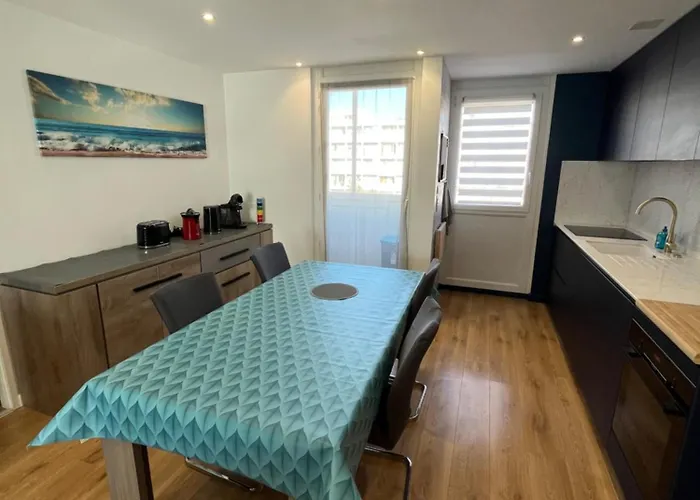 Apt T3 - Front De Mer - Parking - Tout Confort